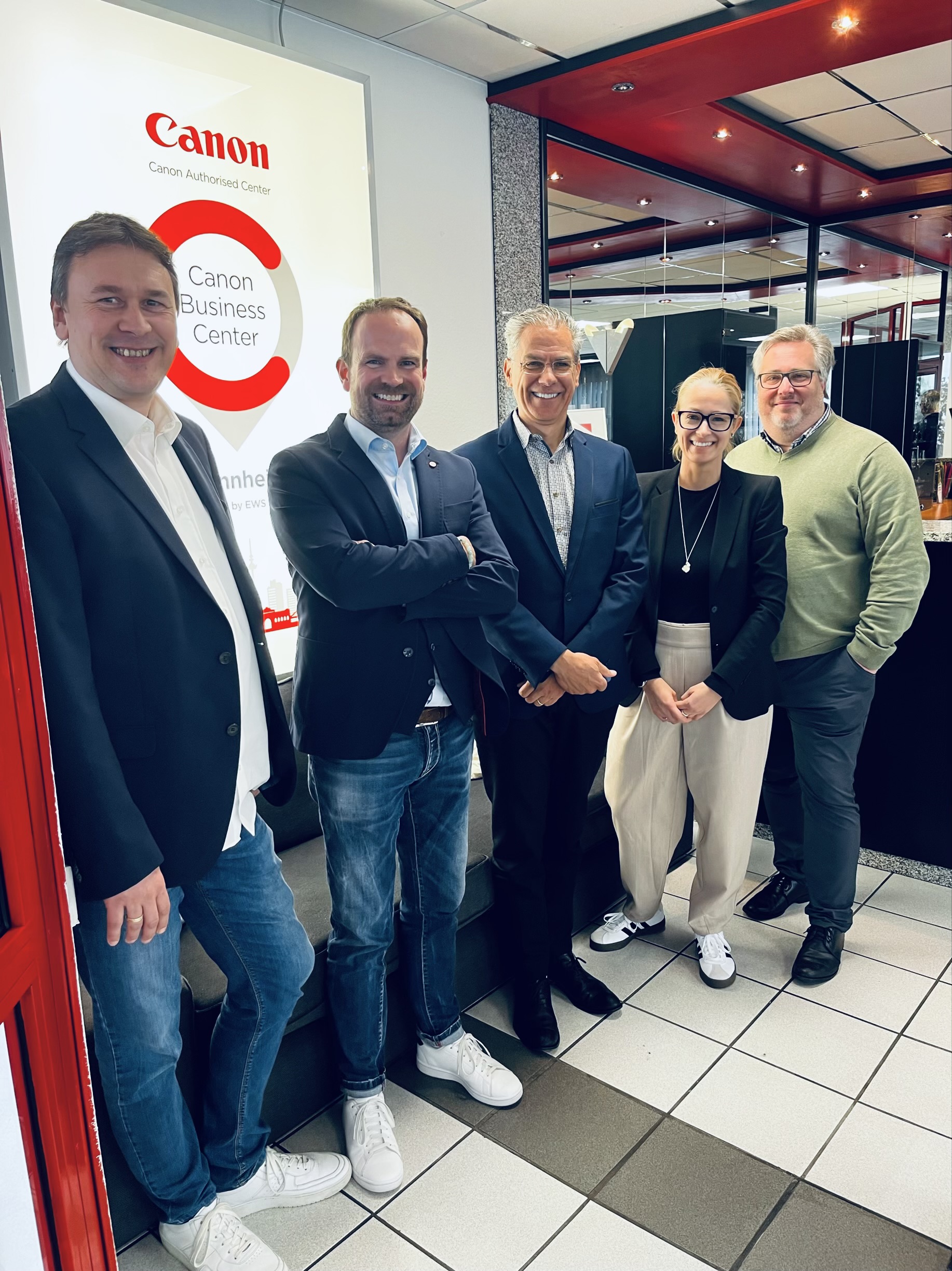 Michael Blesenkemper-Klar, Sascha Bökenheide, Adelino Santos, Mariko Weisenborn und Magnus Gerlitschka freuen sich über den Start ins Projekt.